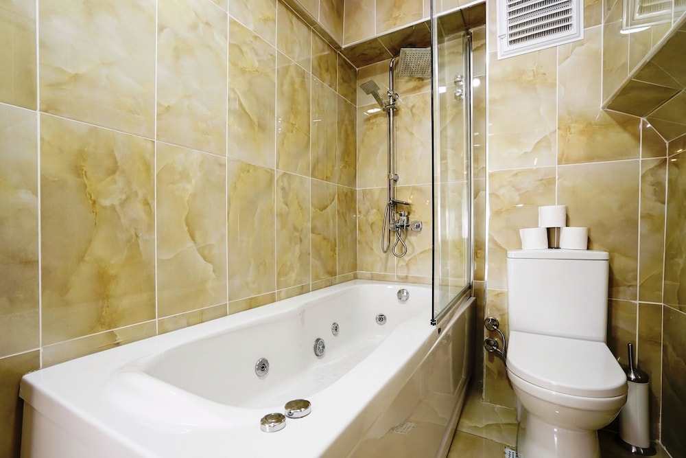 Cube Suitler - Image 50