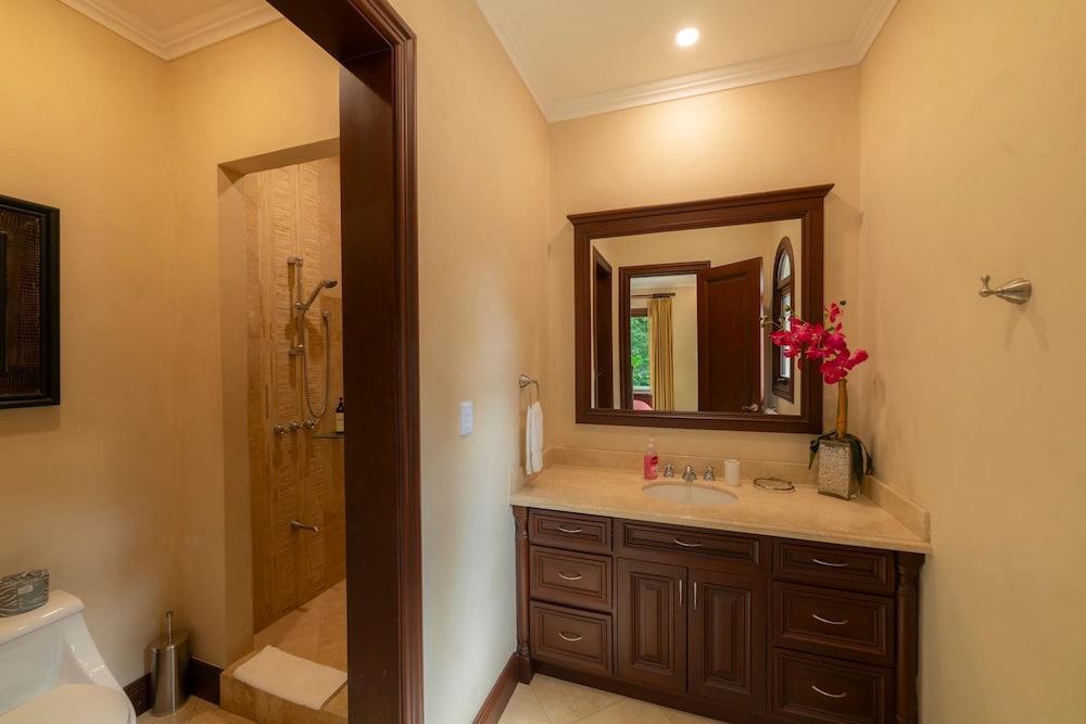 - Casa Zafiro 7 Bedrooms Private Pool