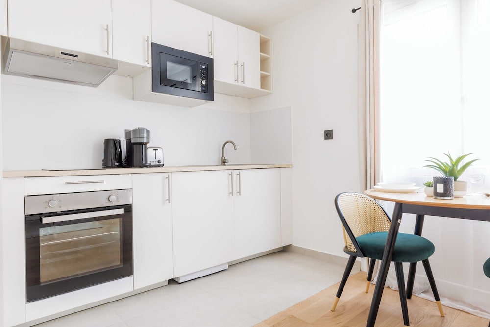 Comfortable Studio for 2 People - Puteaux view 2