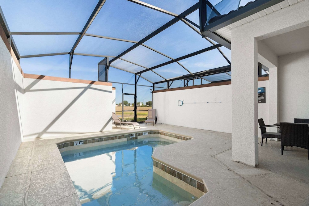 Magical Retreat Near Disney, Private Pool