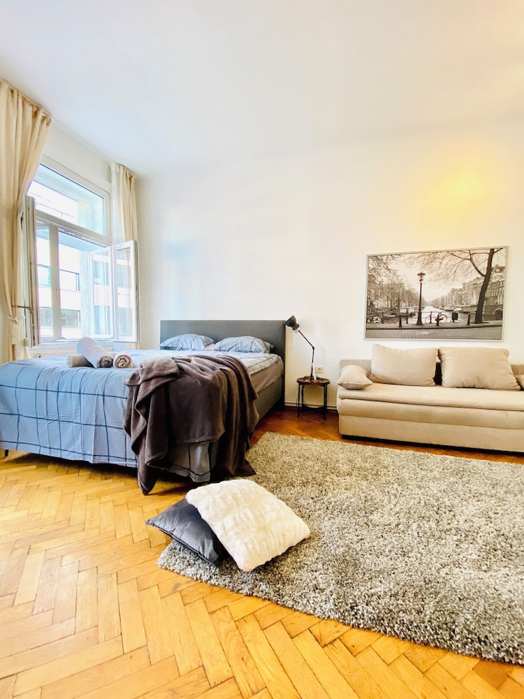 Cozy 2BR Apartment Near Westbahnhof