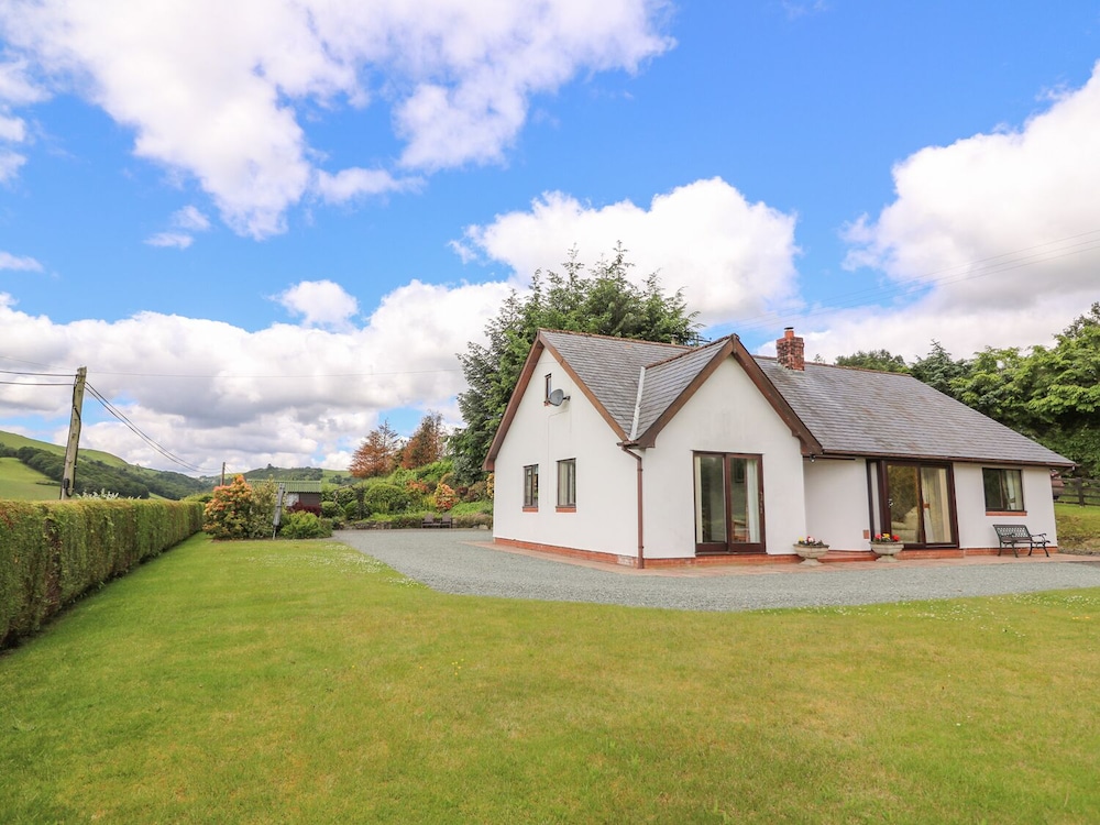 Drainbyrion Farm House