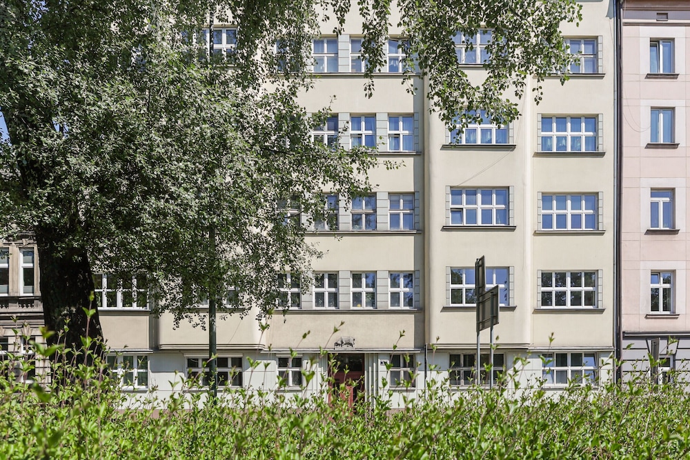 Mickiewicza Apartment Cracow by Renters view 4