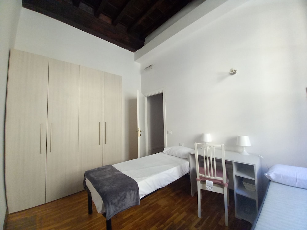 Cavour 46 First in Firenze