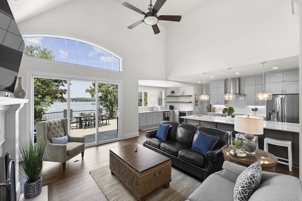 Make a Big Splash in 7BR Lake Norman Home!