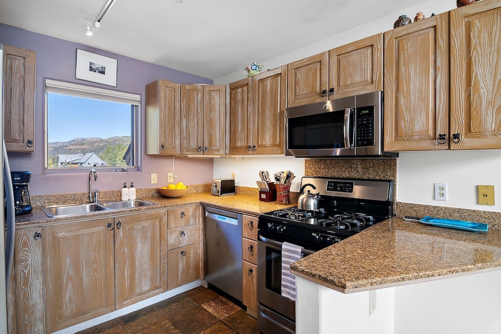 Double Diamond 1 3 Bedroom Townhouse view 2