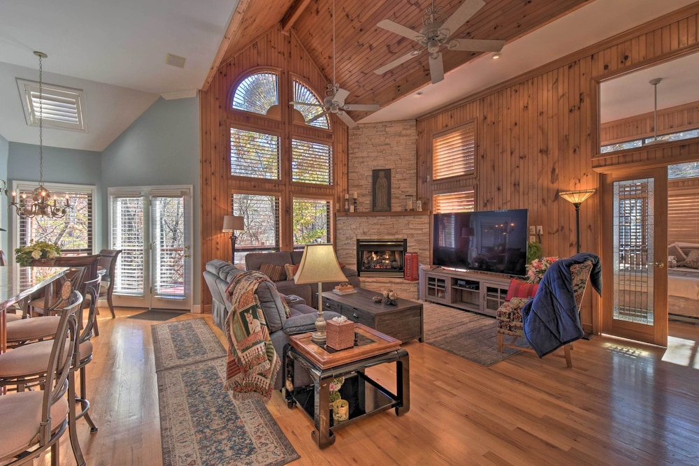 Beautiful Bent Tree Apt w/ Community Perks!