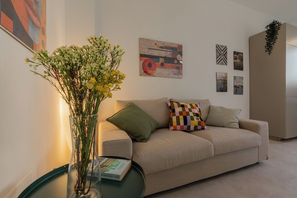 Tripoli White Home by Wonderful Italy