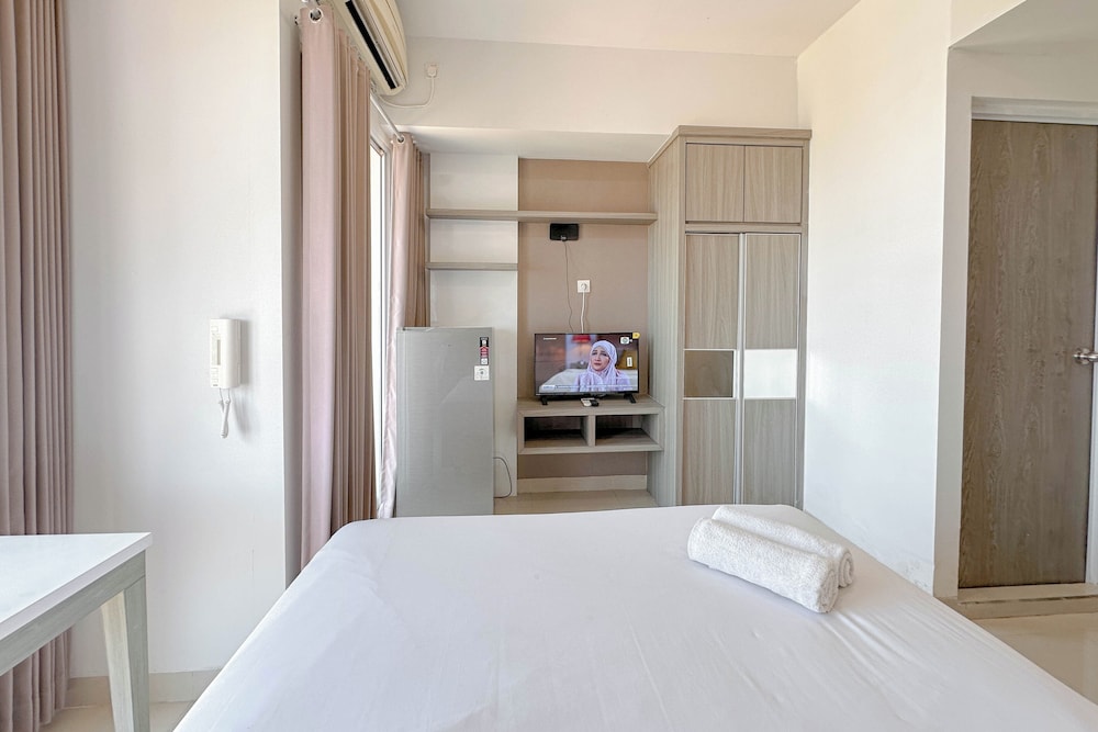 Good Deal Stunning Studio (No Kitchen) At Taman Melati Surabaya Apartment