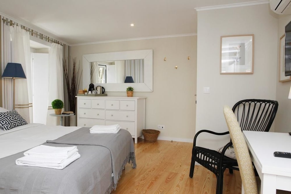 Flores Guest House