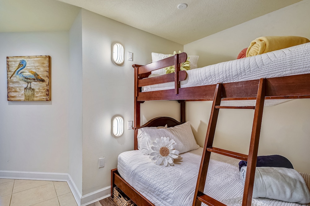 Grand Panama Beach Resort by Book That Condo