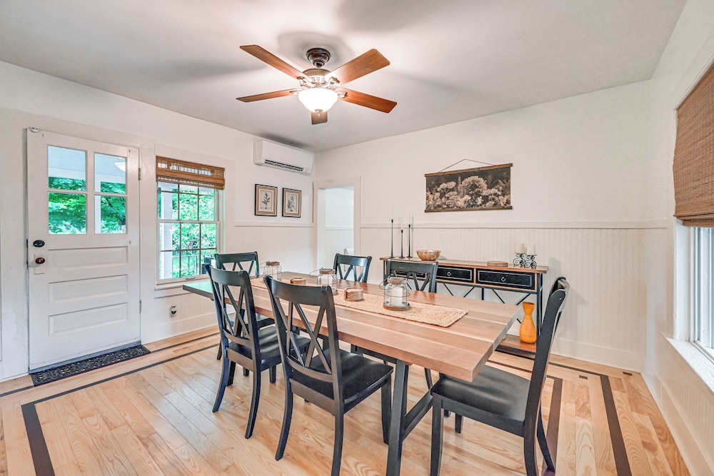 Historic Farmhouse Near Mountains & Colleges!