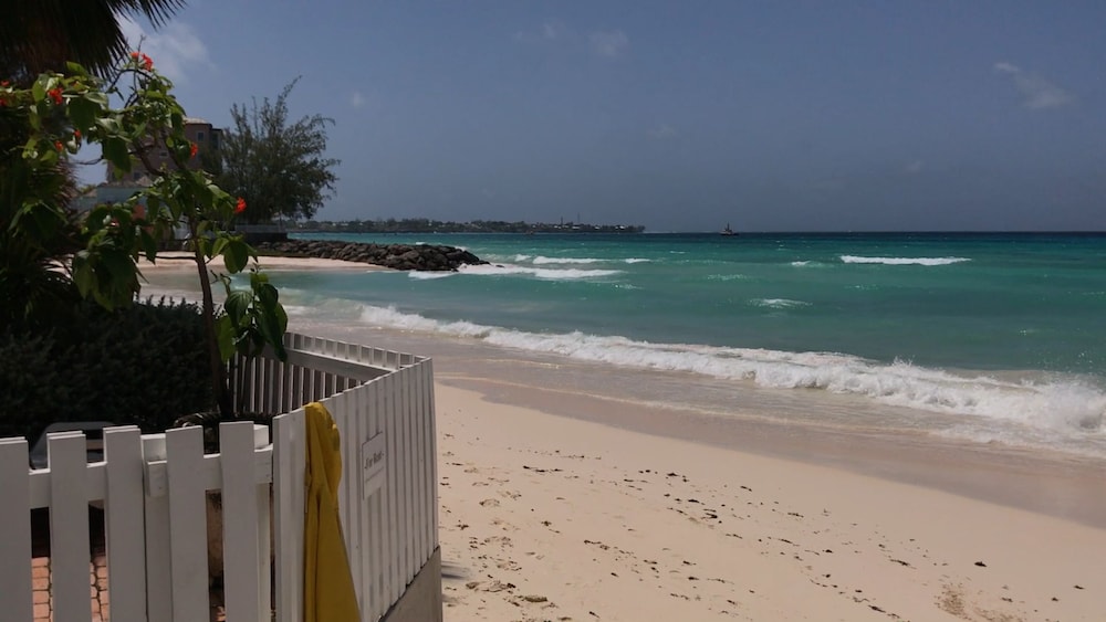 Maxwell Beach Apartment