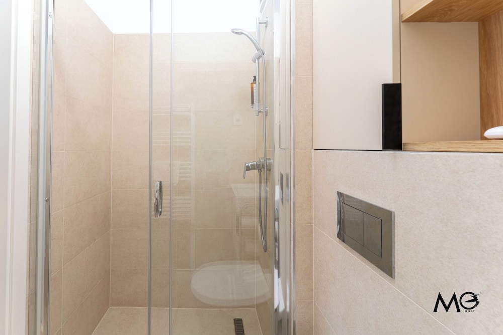 MoHost Sabina - Luxury with Balcony