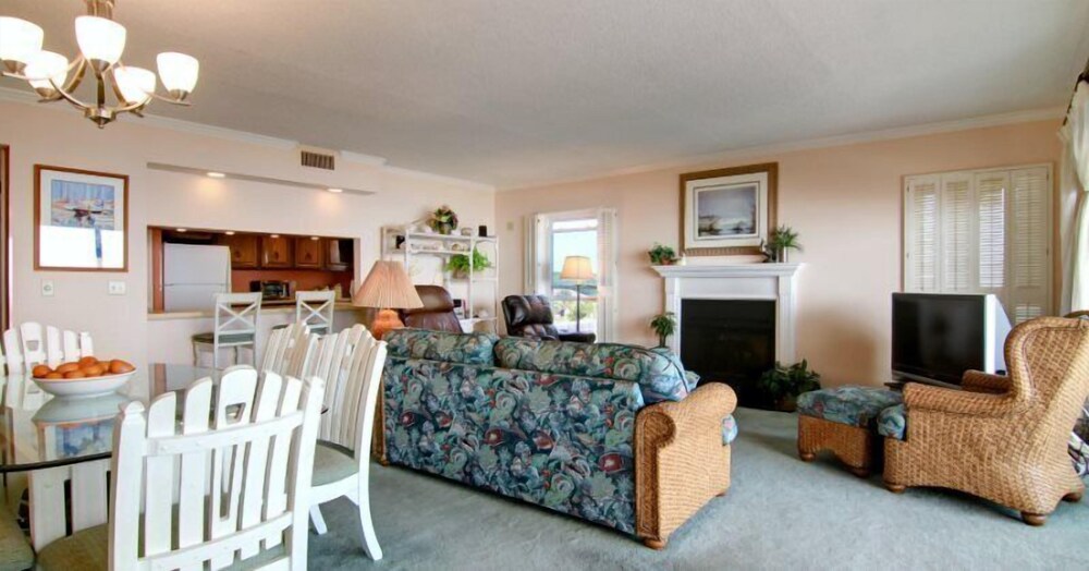 Fernandina Beach Vacations - 401-atlantis-on-amelia - Property Image 1