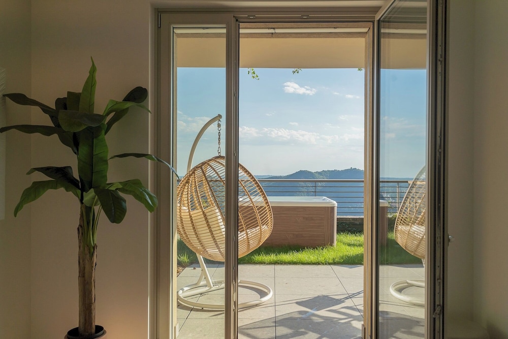 La Vista Bonita by Rent all Como