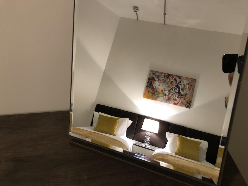 King Edward House Flat 1 - City Centre Apartment view 4