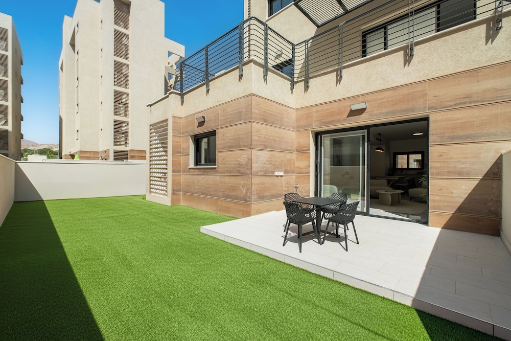 Eilat Sunny Modern Home by Sea N' Rent