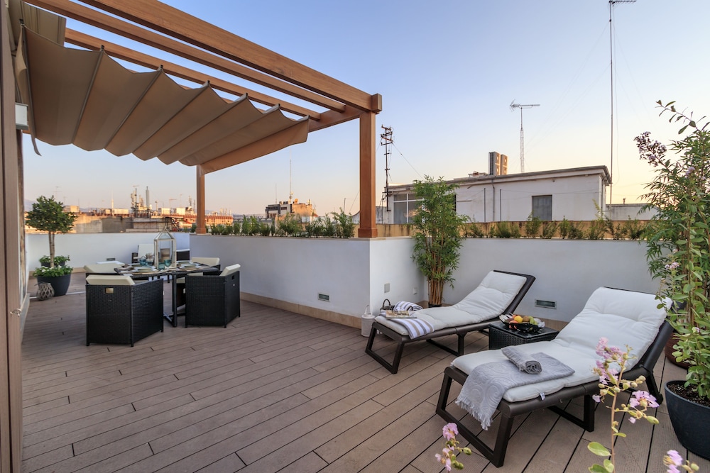 Chezmoihomes Plaza Nueva Premium
