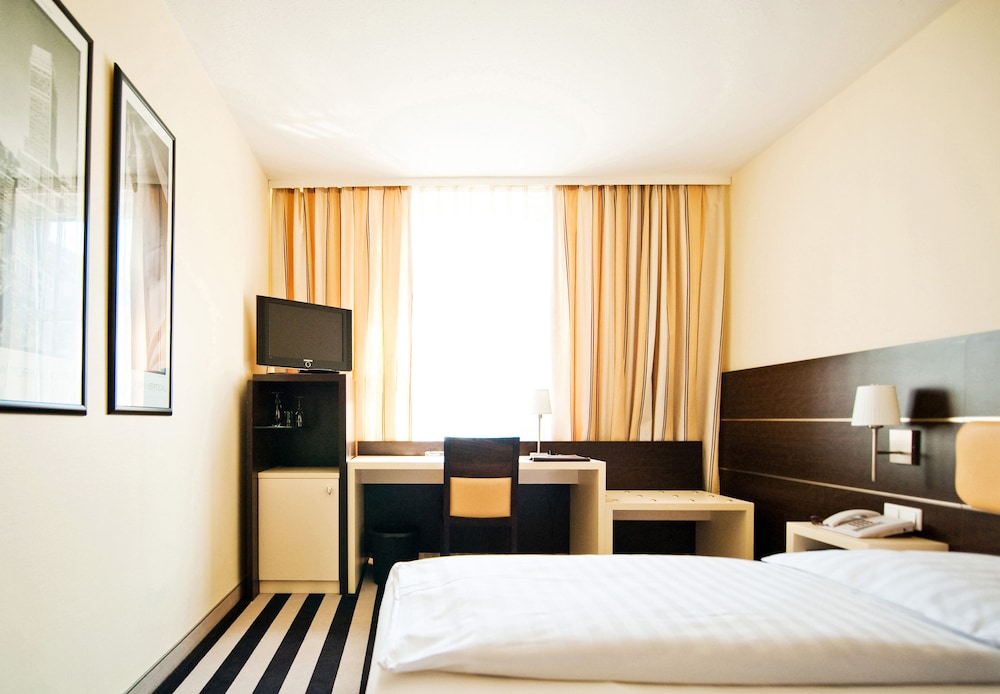 Frankfurt Vacations - Bristol Hotel Frankfurt - Property Image 39