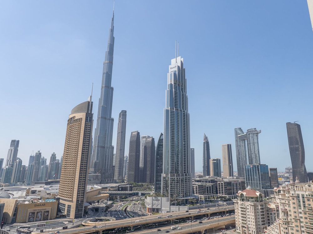 Vogue full Burj Khalifa View Dubai Mall