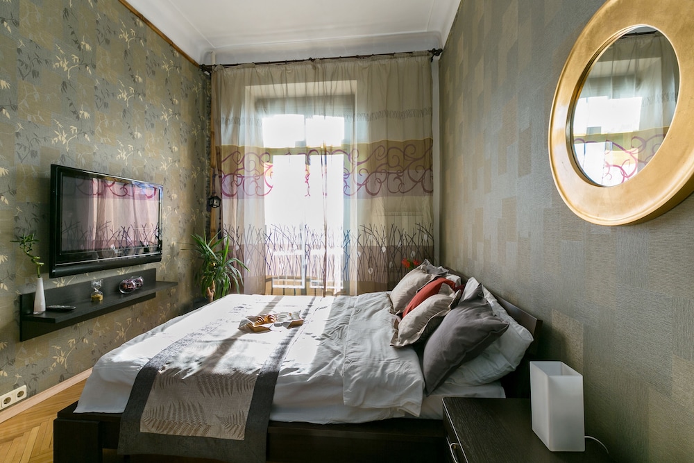 GM Apartment Serafimovicha 2-415