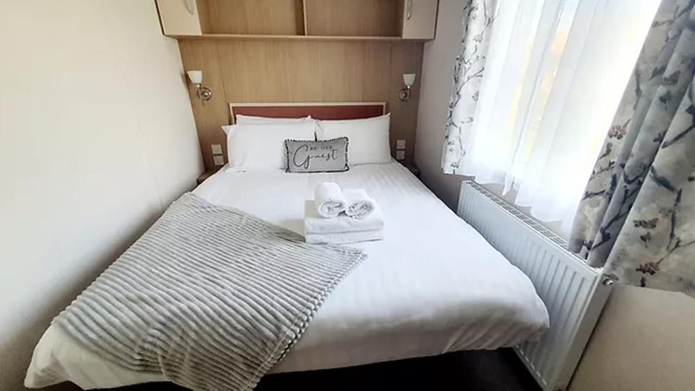 Butterfly 3-bed Hot Tub Lodge in Northumberland view 4