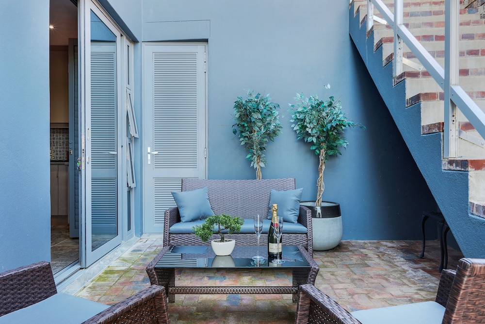 Campsbay Seaview Apartment view 2