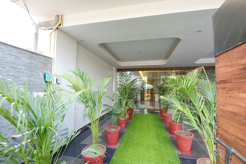 Fabhotel Comfort N Stay