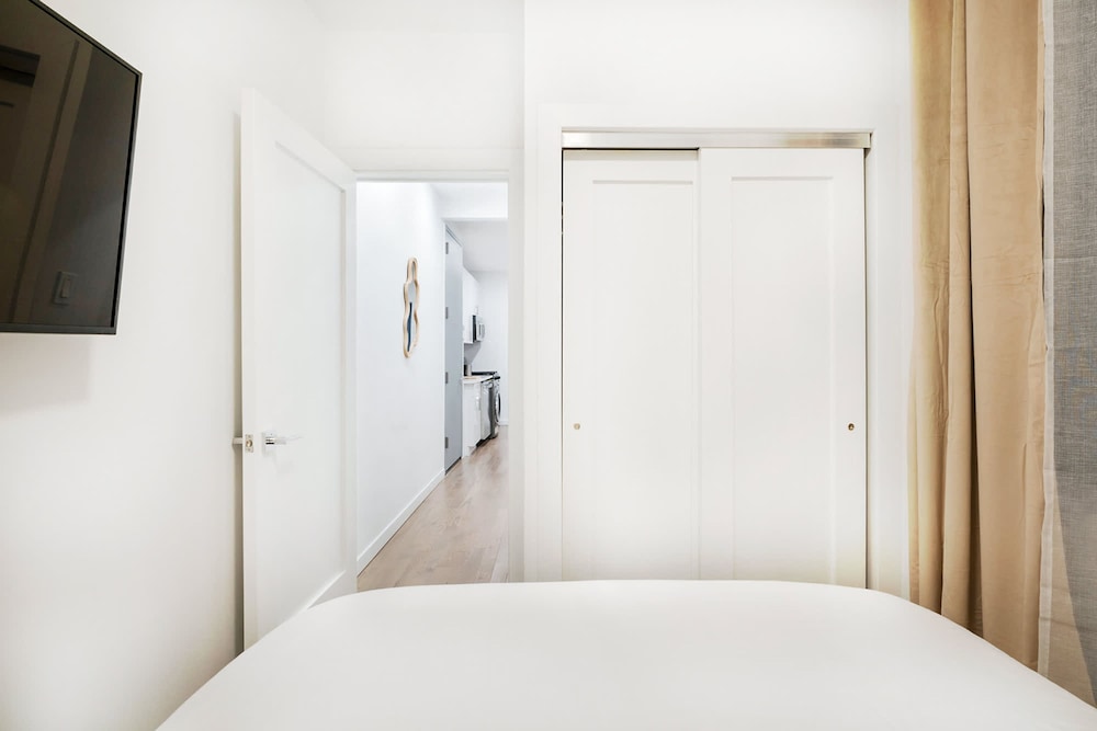 1290-3 New Renovated 2 Bedrooms in UES