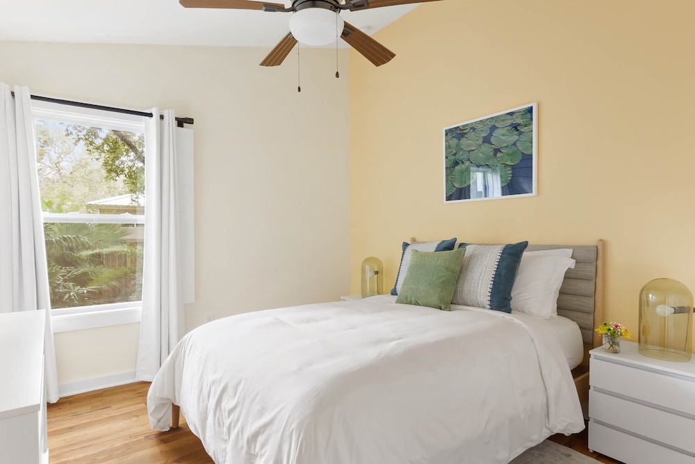 Overmoons Hidden Grove Nature's Sanctuary 8 Bedroom Home