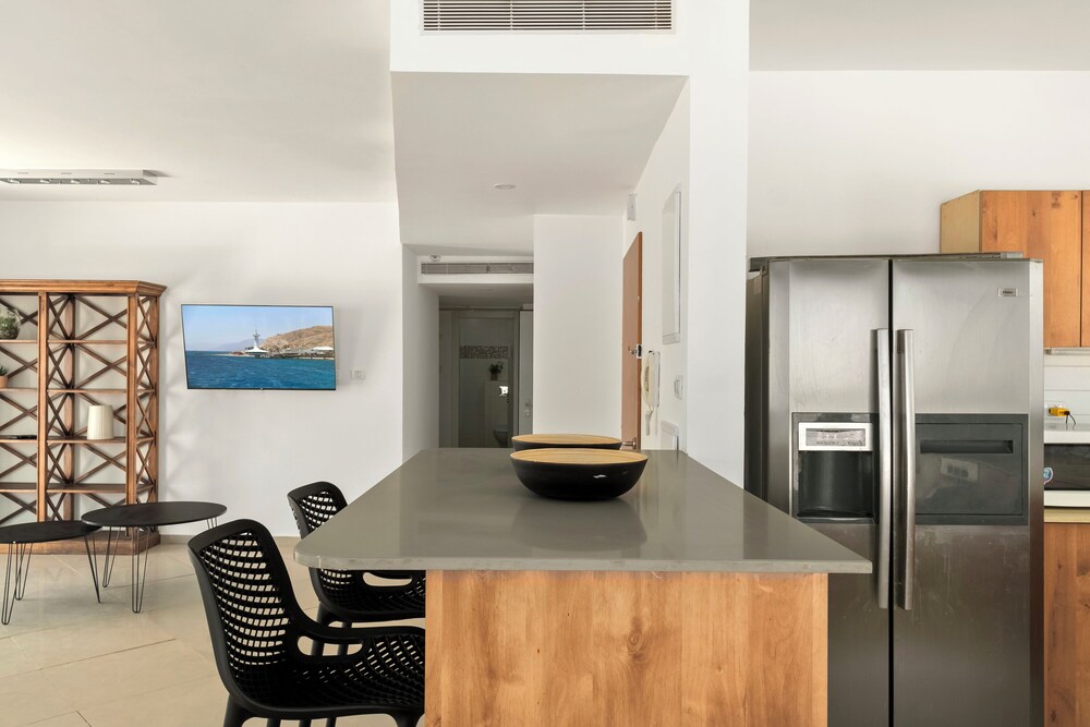 Sea View Beach Penthouse by Sea N' Rent