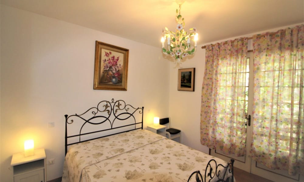 Charming Villa With Spacious Garden Near the sea view 3