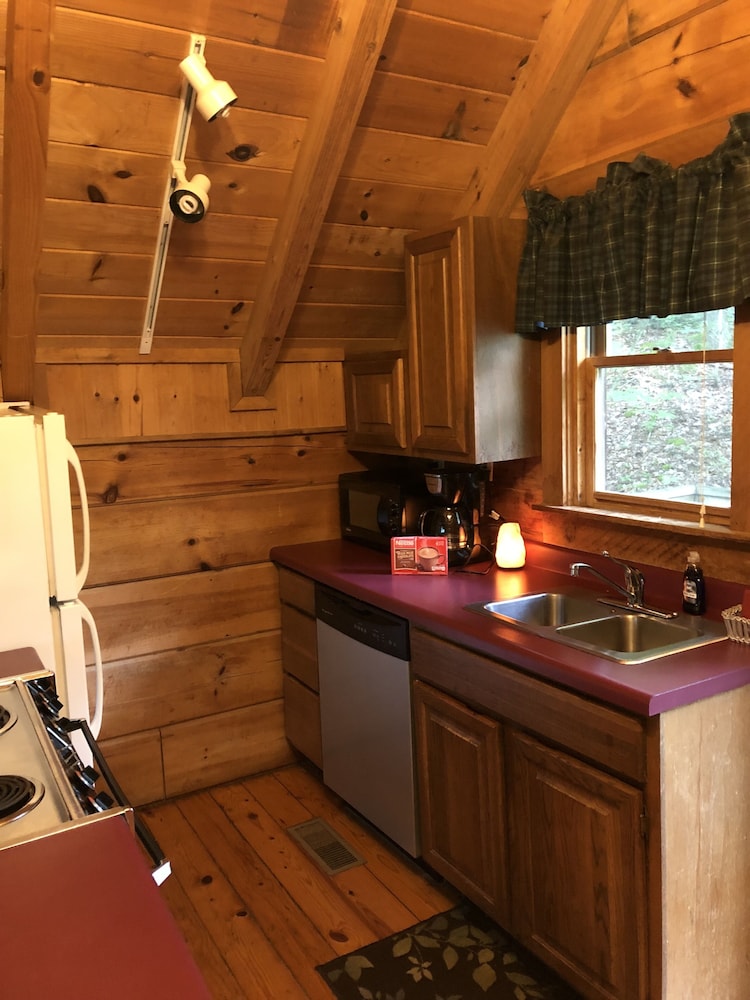 Gatlinburg Mountain Magic Hot Tub Cabins view 5