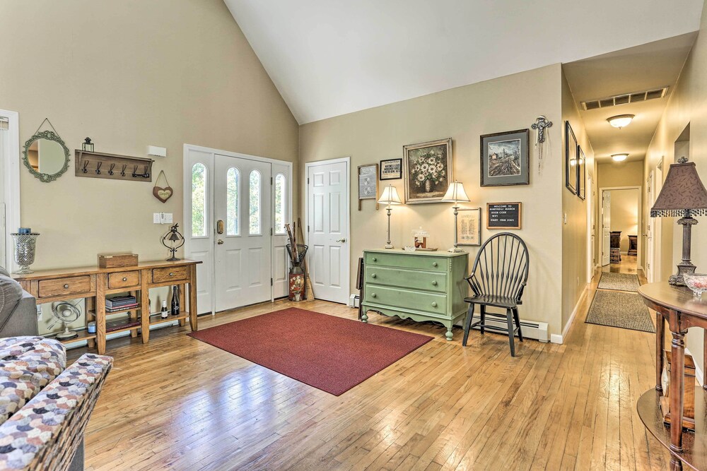 Pet-friendly Grand Pine Bush Retreat on 2 Acres! - Property Image 6