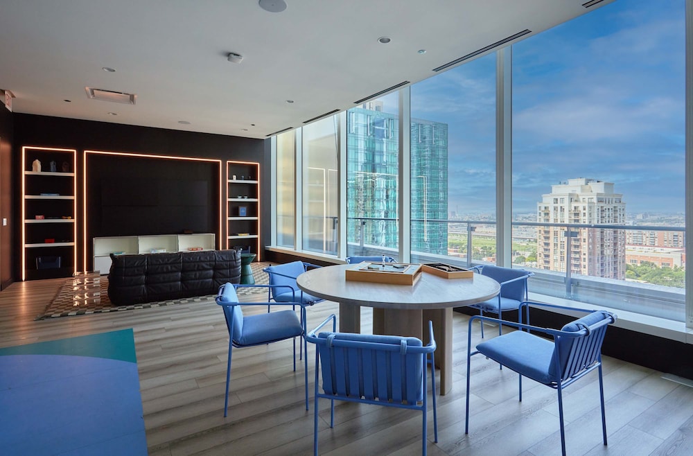 Sky-high Living Lake Views Elite Experience