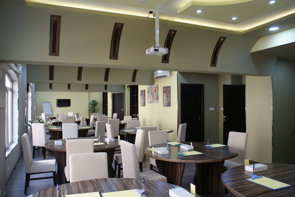 meeting & event spaces