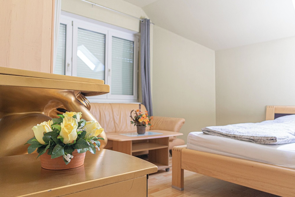 Luxury Garden Villa Sleeps 16 Guests