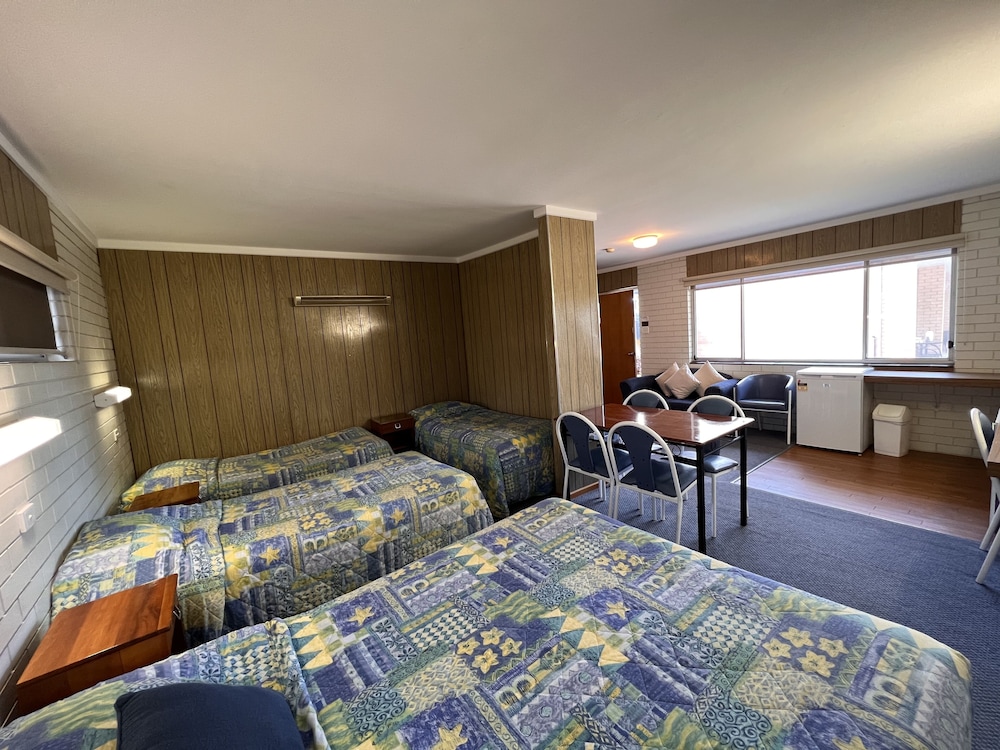 Sturt Motel view 5