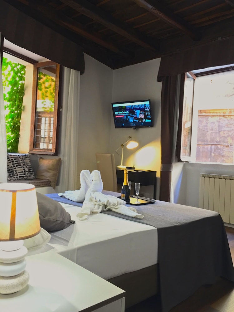 Do-Do Navona Suites