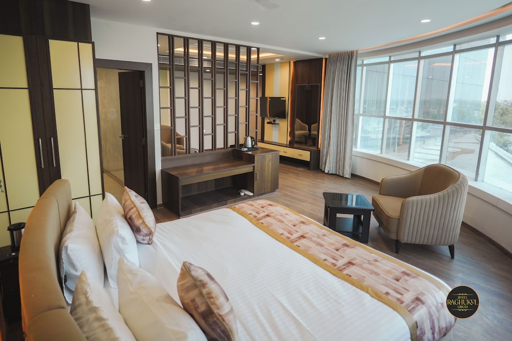 Hotel Raghukul Grand