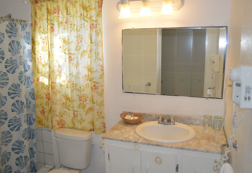 Oualie Beach Resort - Photo 32