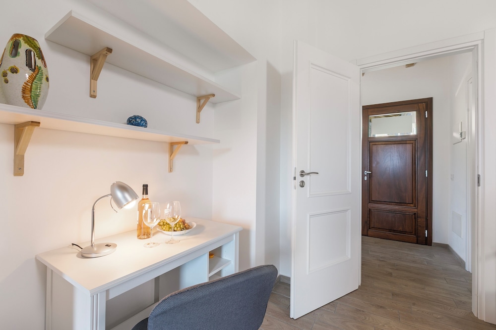 Viola Apartment