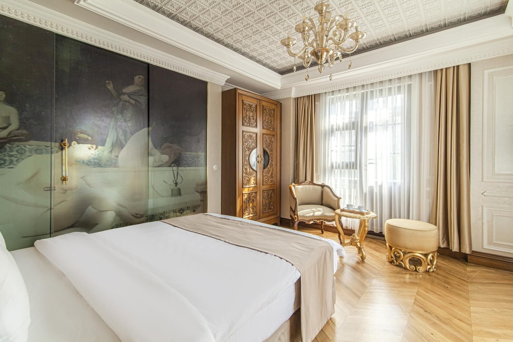 Magnificent Historic Mansion in Beylerbeyi