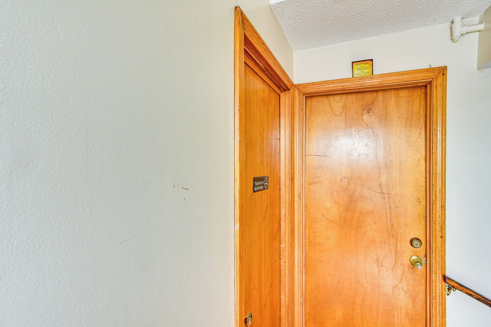 2 Mi to Waterfront: Walkable Fall River Apartment!