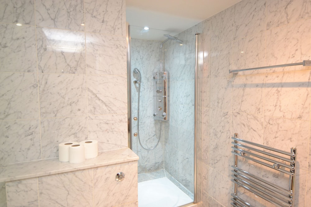 Luxury Hyde Park