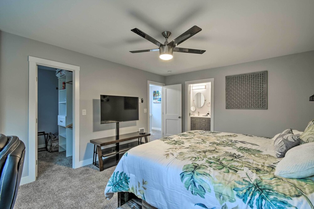 Chic Westport Getaway w/ Hot Tub & Fireplace! view 4
