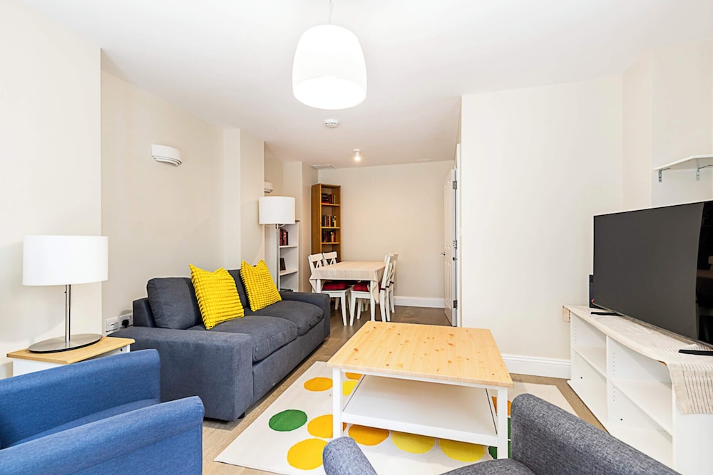 Charming and Modernised Edwardian Flat