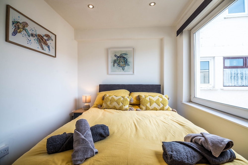 Coppet Cove - 2 Bed - Saundersfoot view 3
