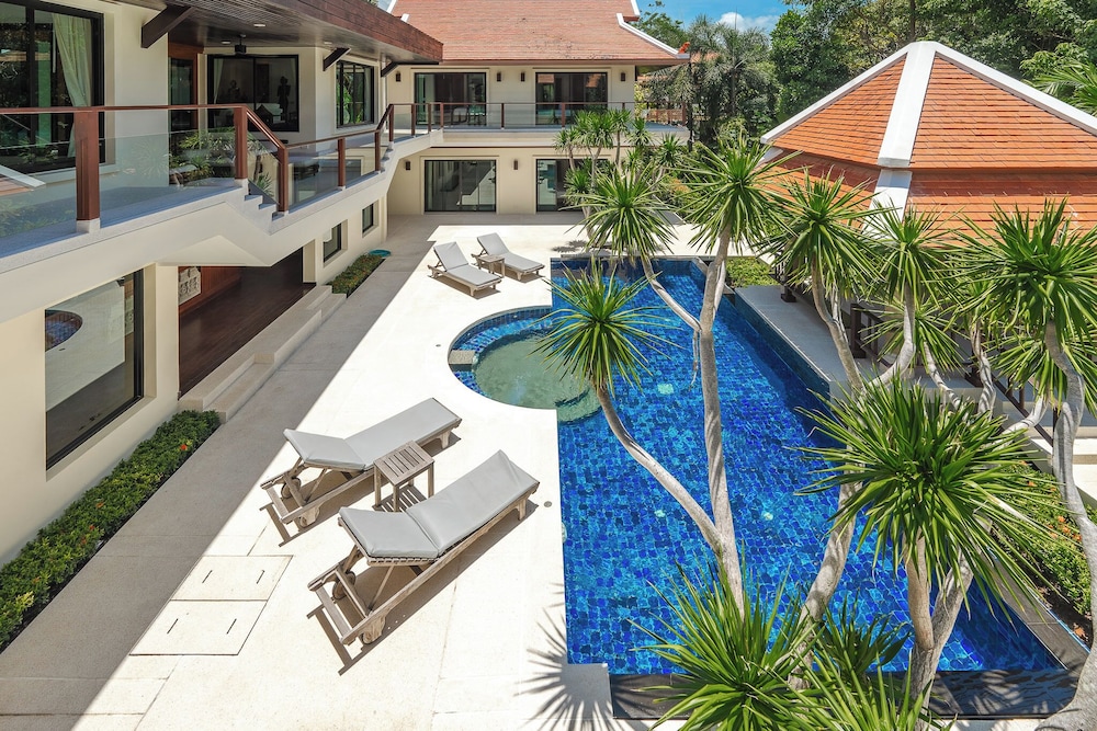 Naiharn 4br Private PoolVilla near Beach